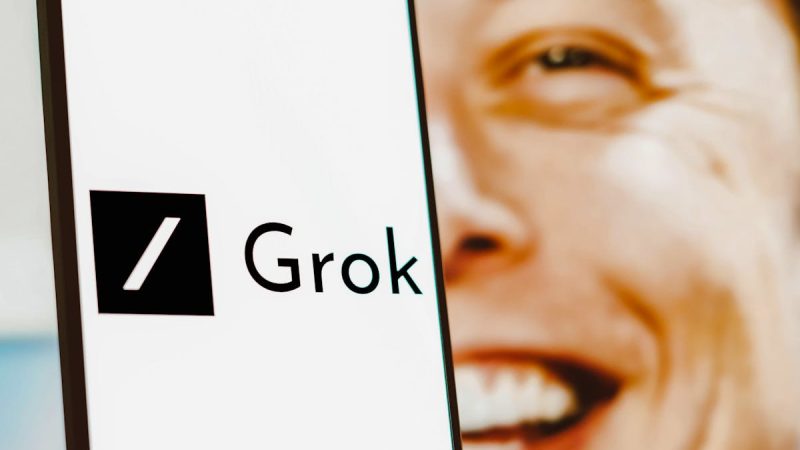 Elon Musk critique Apple et OpenAI au sujet de la visibilité des chatbots dans l’App Store