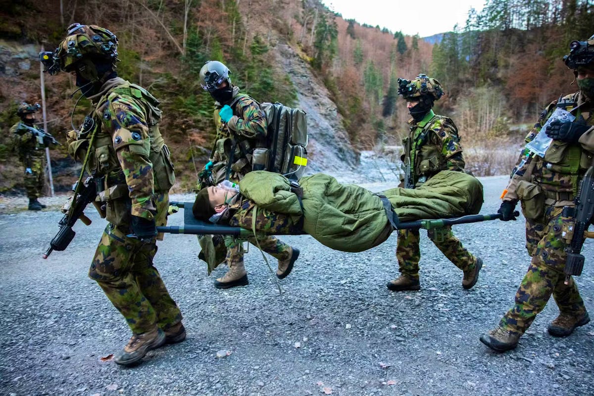 Tessin : plusieurs recrues hospitalisées après un exercice militaire sous forte chaleur