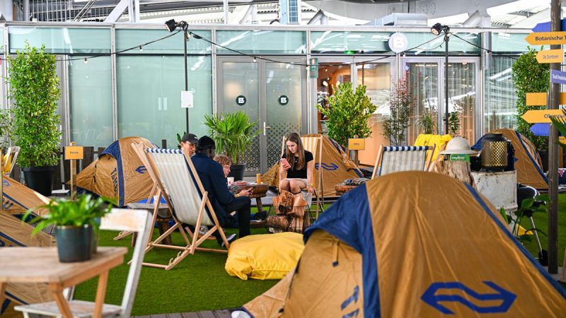 Utrecht : une gare transformée en campement éphémère pour étudiants sans logement