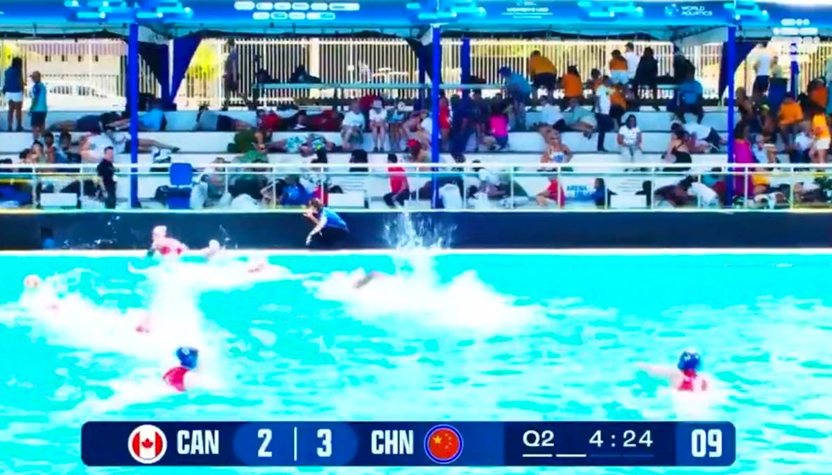 Championnat du monde de water-polo féminin U20 : tirs entendus pendant un match à Salvador de Bahia