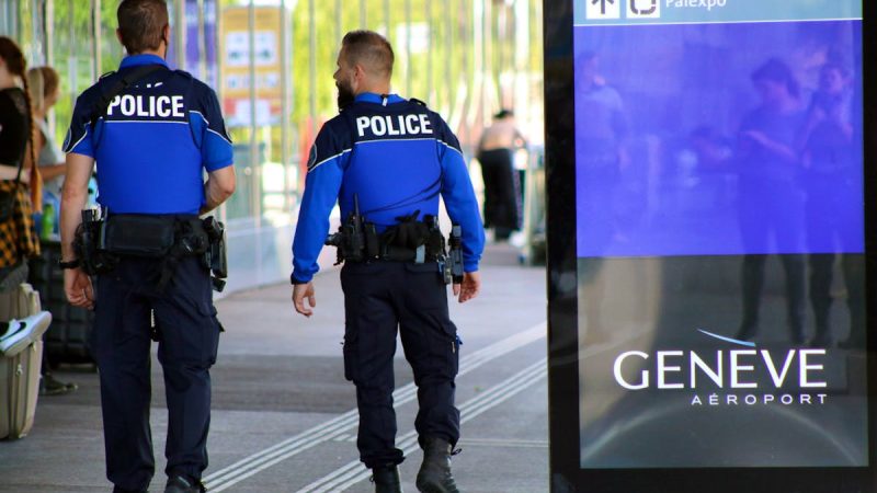 L’UDC défend l’immunité des policiers dans un contexte politique et social tendu