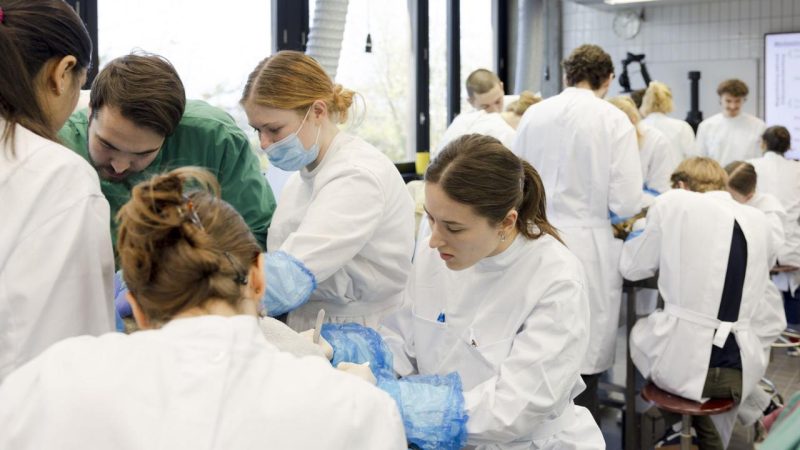 Zurich : plan d’ajout de 270 places en médecine pour contrer la pénurie d’ici 2040