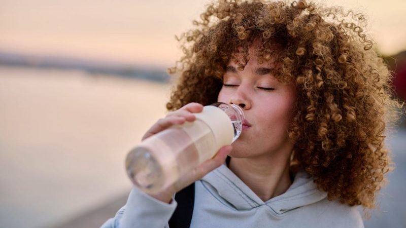 Stress accru et hydratation insuffisante : quel lien selon les dernières recherches ?
