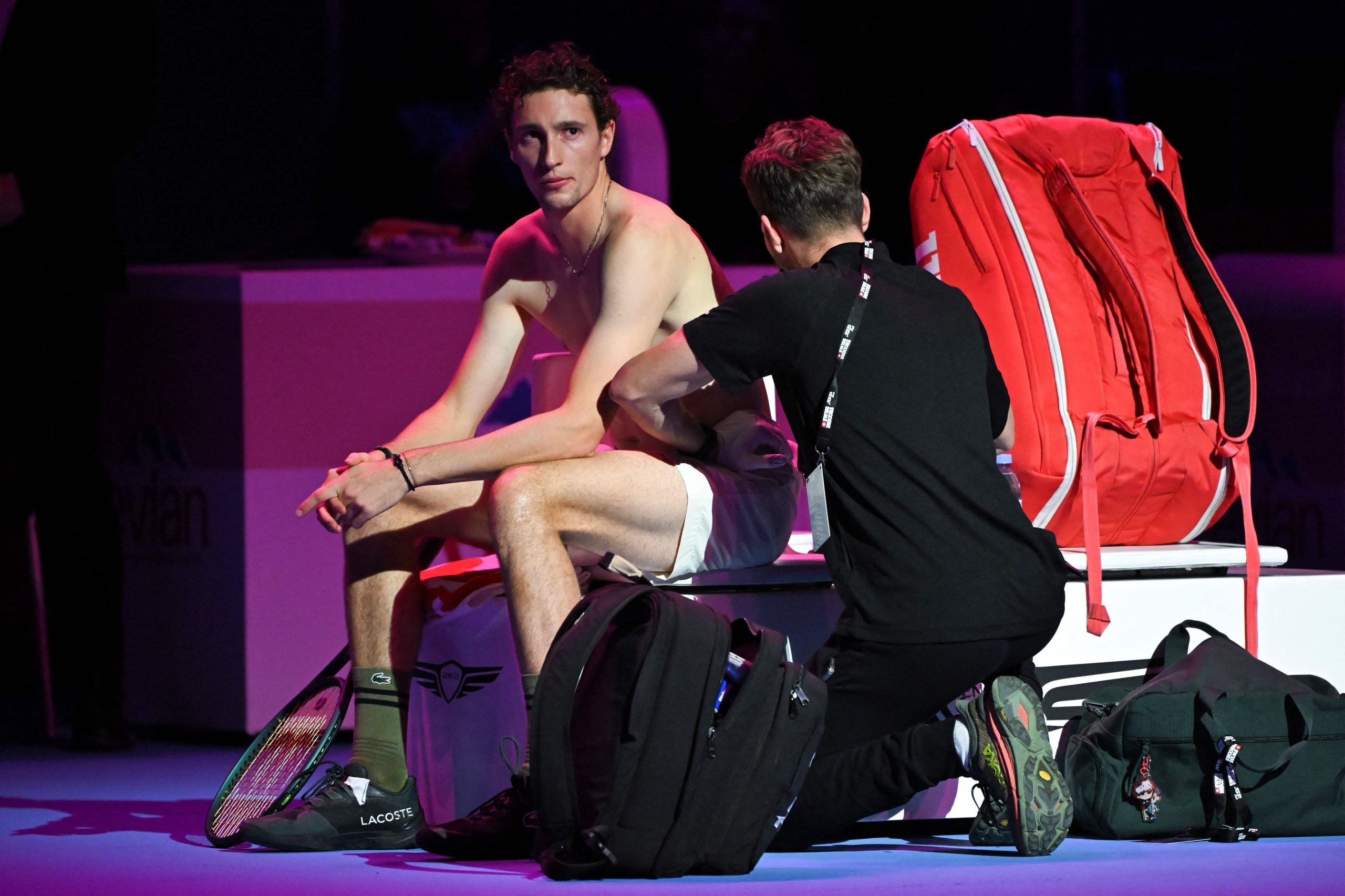 Davidovich accède à la finale du ATP 500 de Bâle après l’abandon d’Humbert