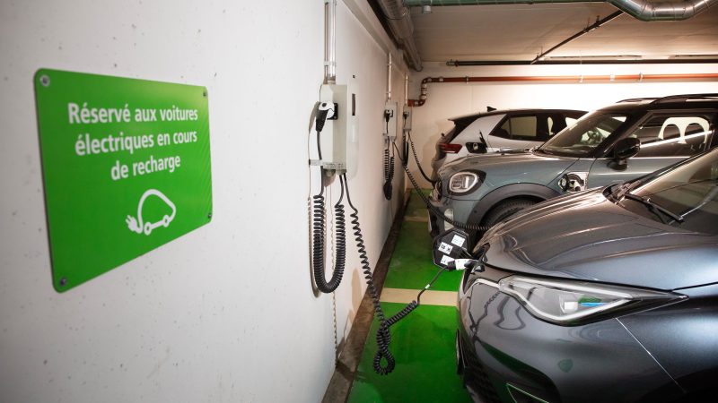 Genève accroît l’aide à l’installation de bornes électriques pour les particuliers