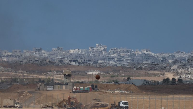 L’art de la comédie d’Eduardo De Filippo : satire napolitaine entre théâtre et pouvoir