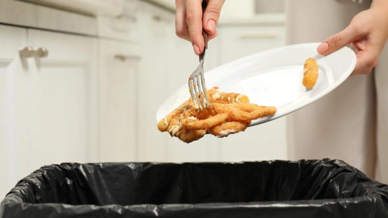 Gaspillage alimentaire en Suisse : conseils de la Confédération pour atteindre l’objectif 2030 et le guide pratique gratuit