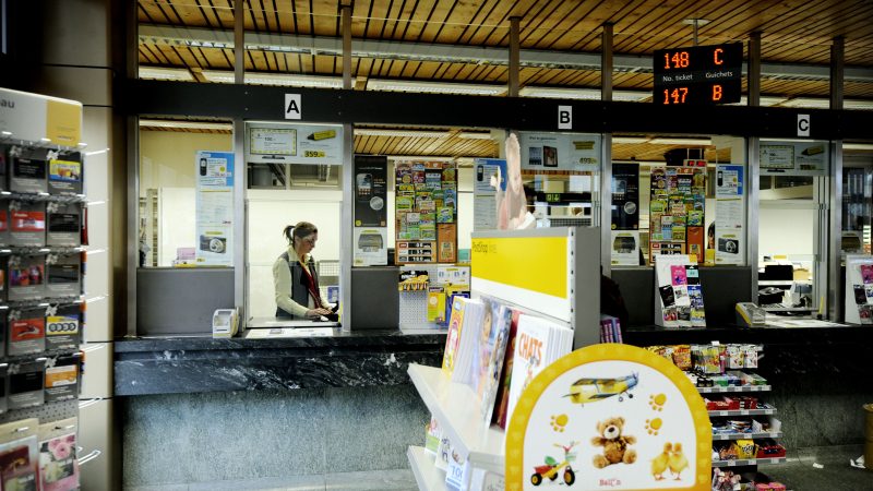 Quatre apprentis de La Poste condamnés à Genève pour vol de données de cartes PostFinance