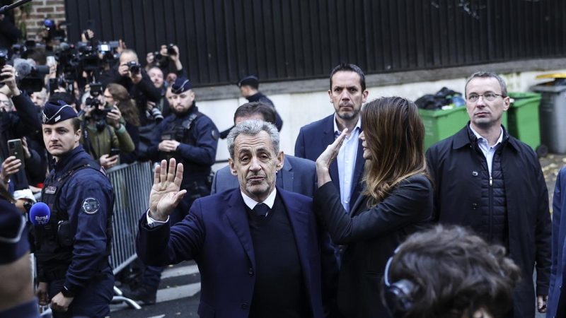 Nicolas Sarkozy publiera un livre sur son séjour de trois semaines en détention
